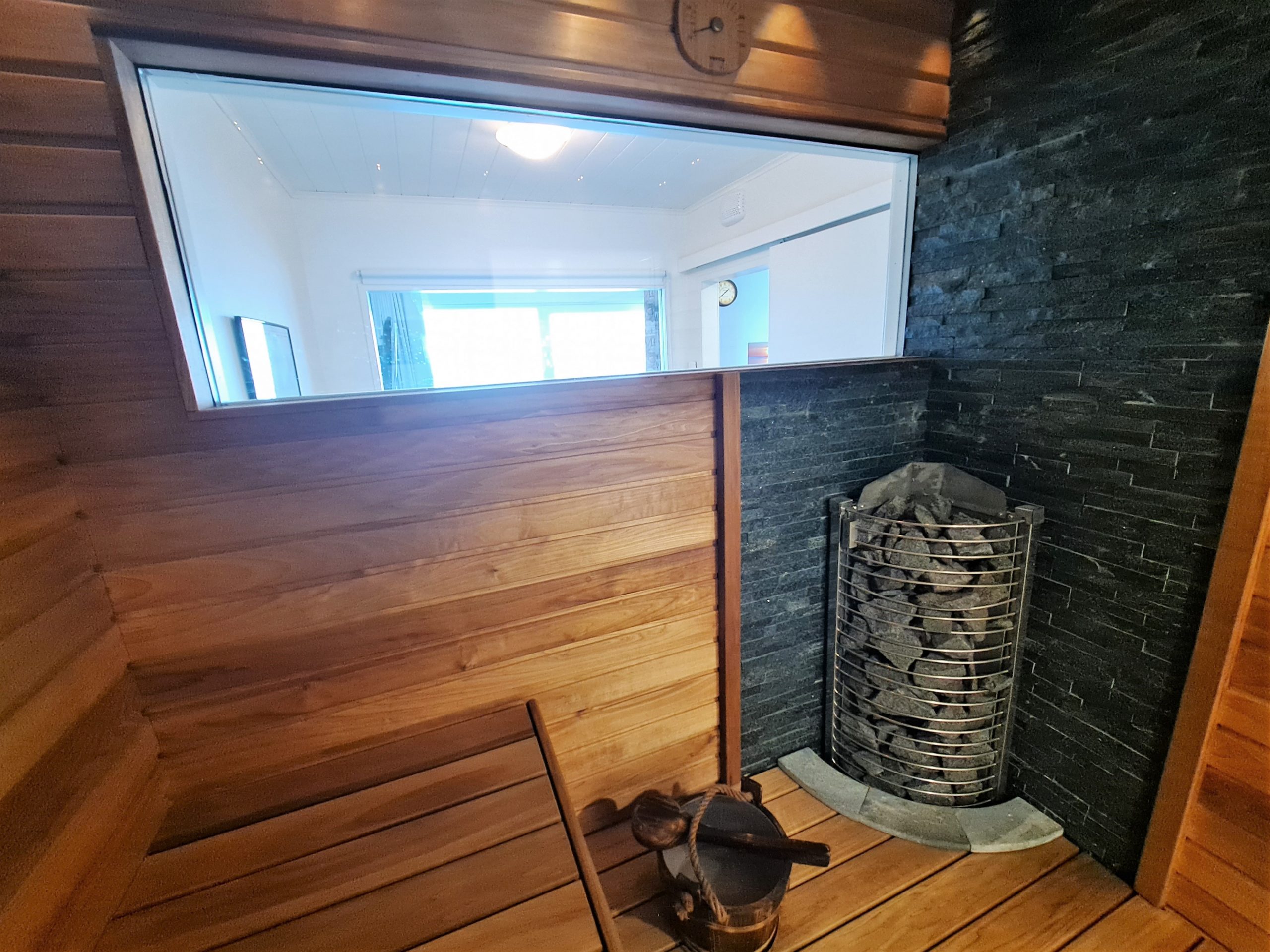 C6-sauna-2-scaled